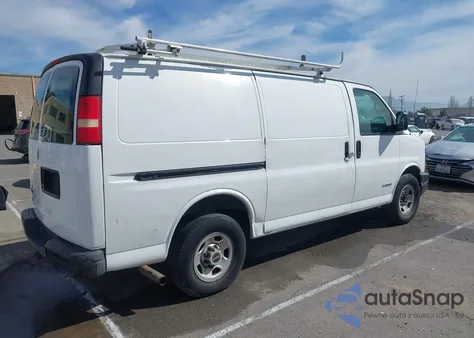 2005 Chevrolet Express из США, поврежденный, VIN 1GCGG25VX51236876